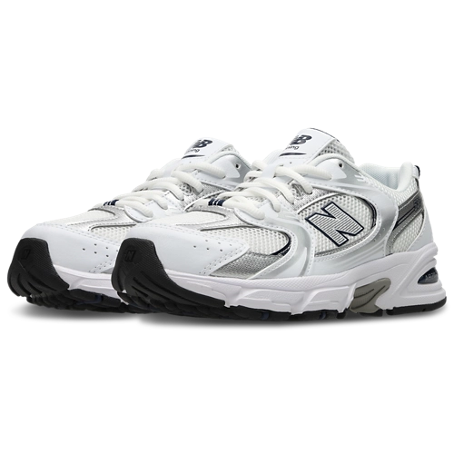 New Balance 530 en plateado blanco y azul marino