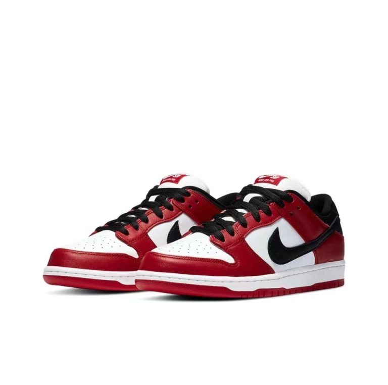 Nike Dunk Low "Chicago"