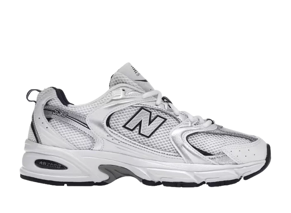 New Balance 530 en plateado blanco y azul marino